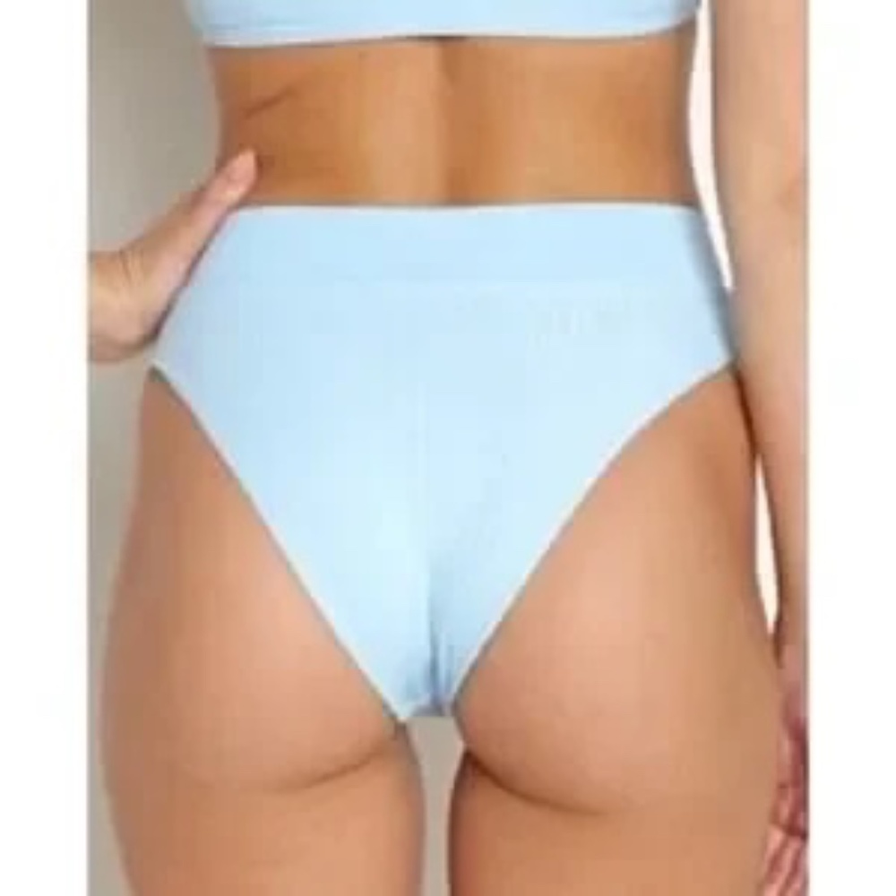 L Space Court Bitsy Bikini Bottom Size S BRAND NEW! 🩵 SKY BLUE - Picture 3 of 7